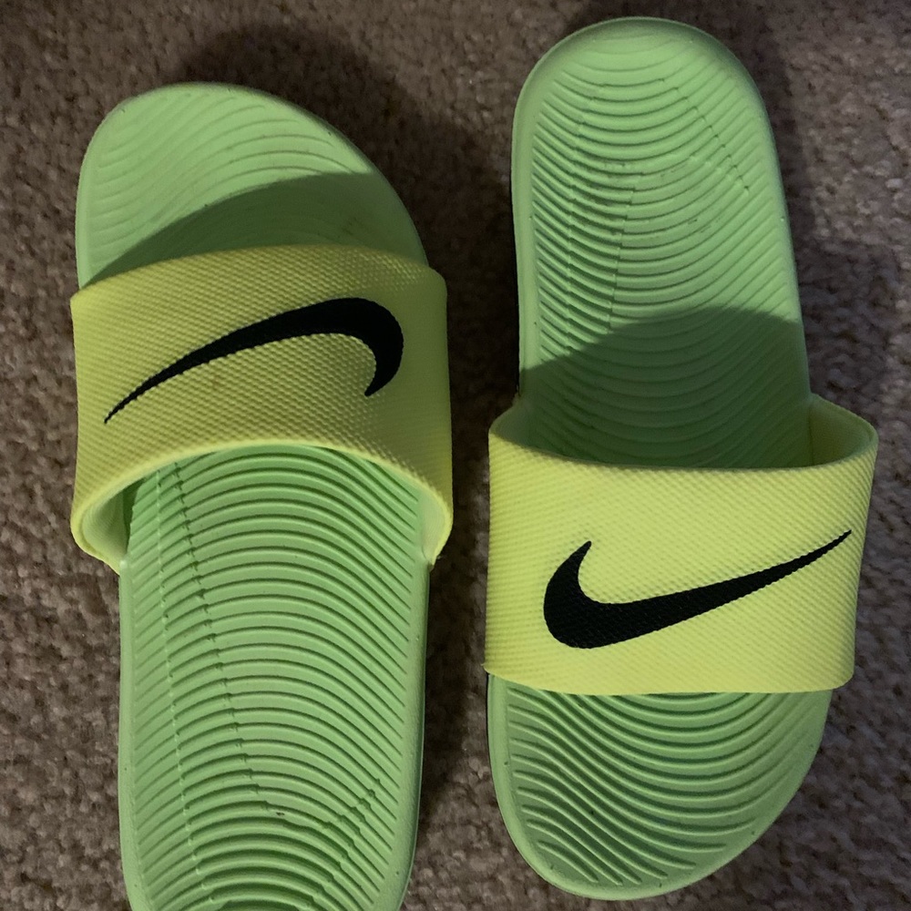 Kids Nike slides